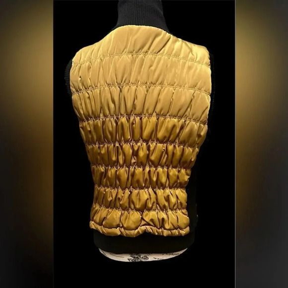 Calvin Klein Women’s Medium Gold-Mustard PufferVest - Picture 2 of 4